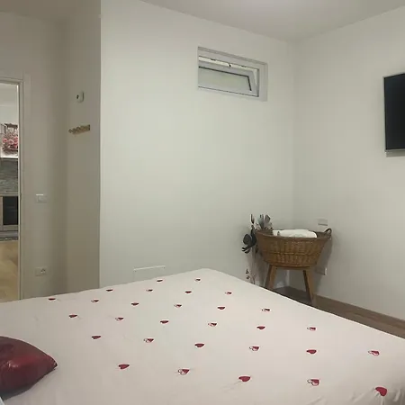 Al Vicolo Apartment Intra